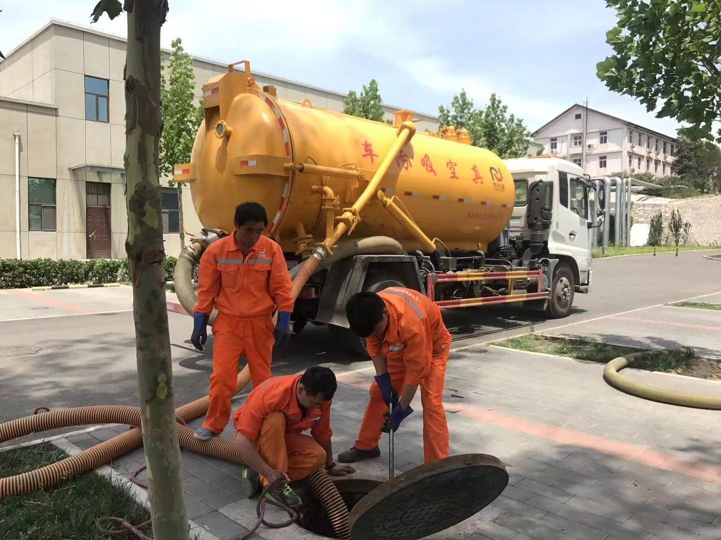 兰州化粪池清理与5-8吨吸粪车施工效率分析